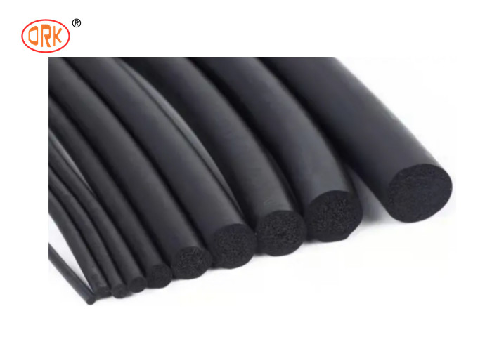 Rotes Silikon verdrängter Streifen-Gummischaum-Schwamm O Ring Seal Cord